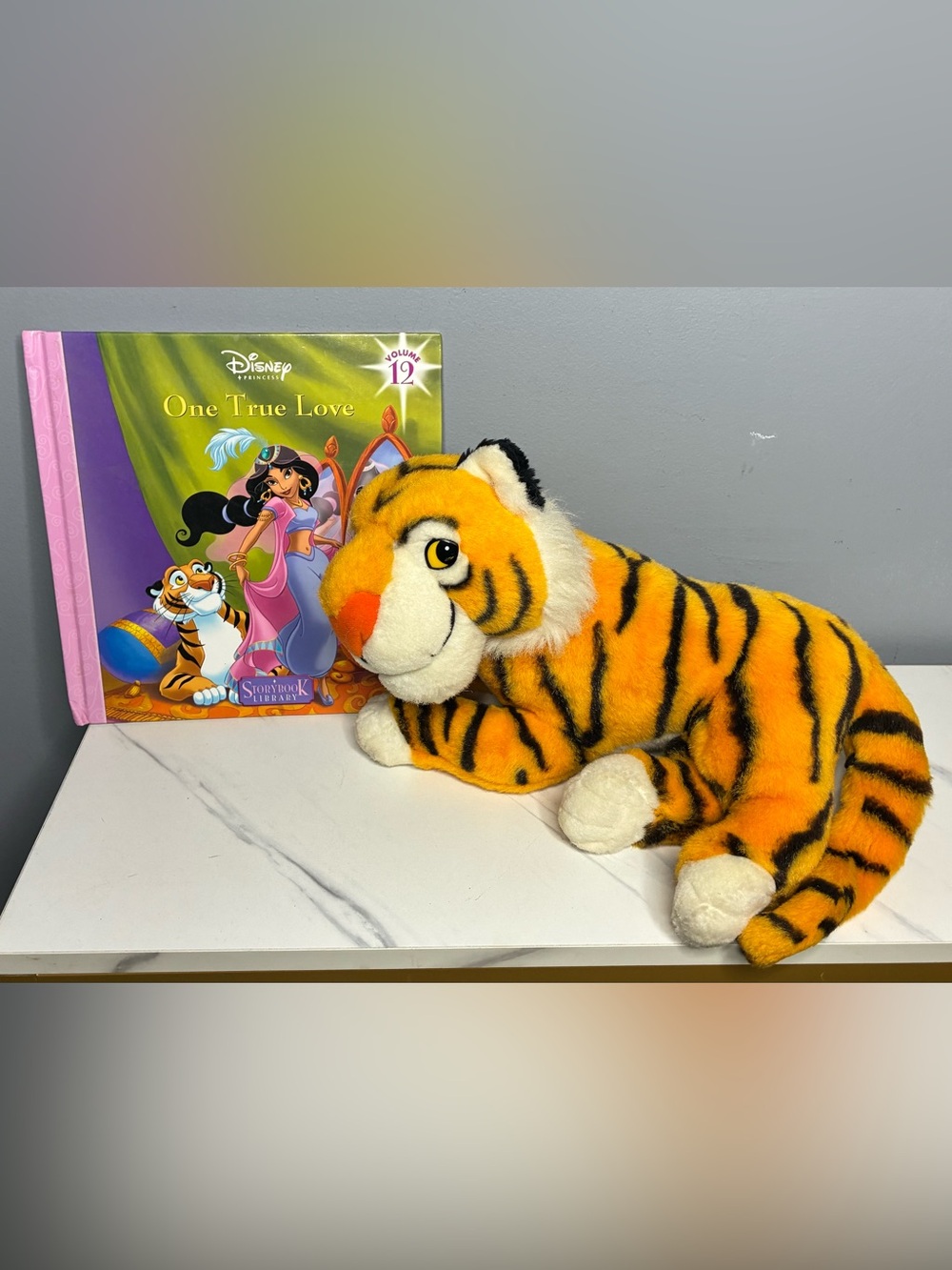 1992 Disney Aladdin Rajah Tiger Plush Mattel w/ Jasmine Storybook